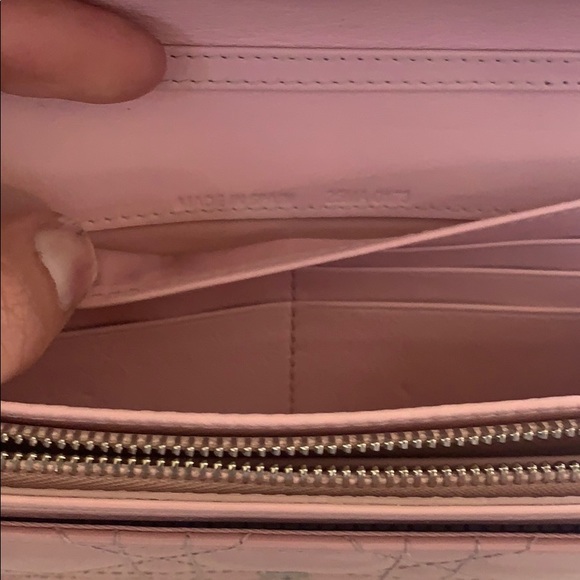 Lady Dior voyage wallet with Dior initial chain - Picture 5 of 7